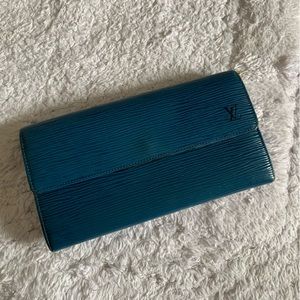 Lv blue epi Sarah wallet